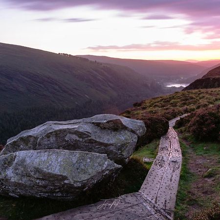Glendalough International Youth Hostel Laragh Eksteriør bilde