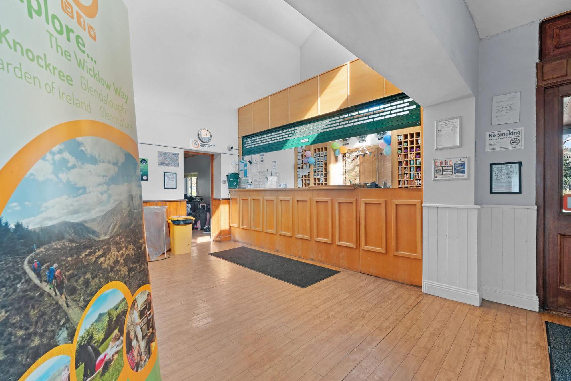 Glendalough International Youth Hostel Laragh Eksteriør bilde