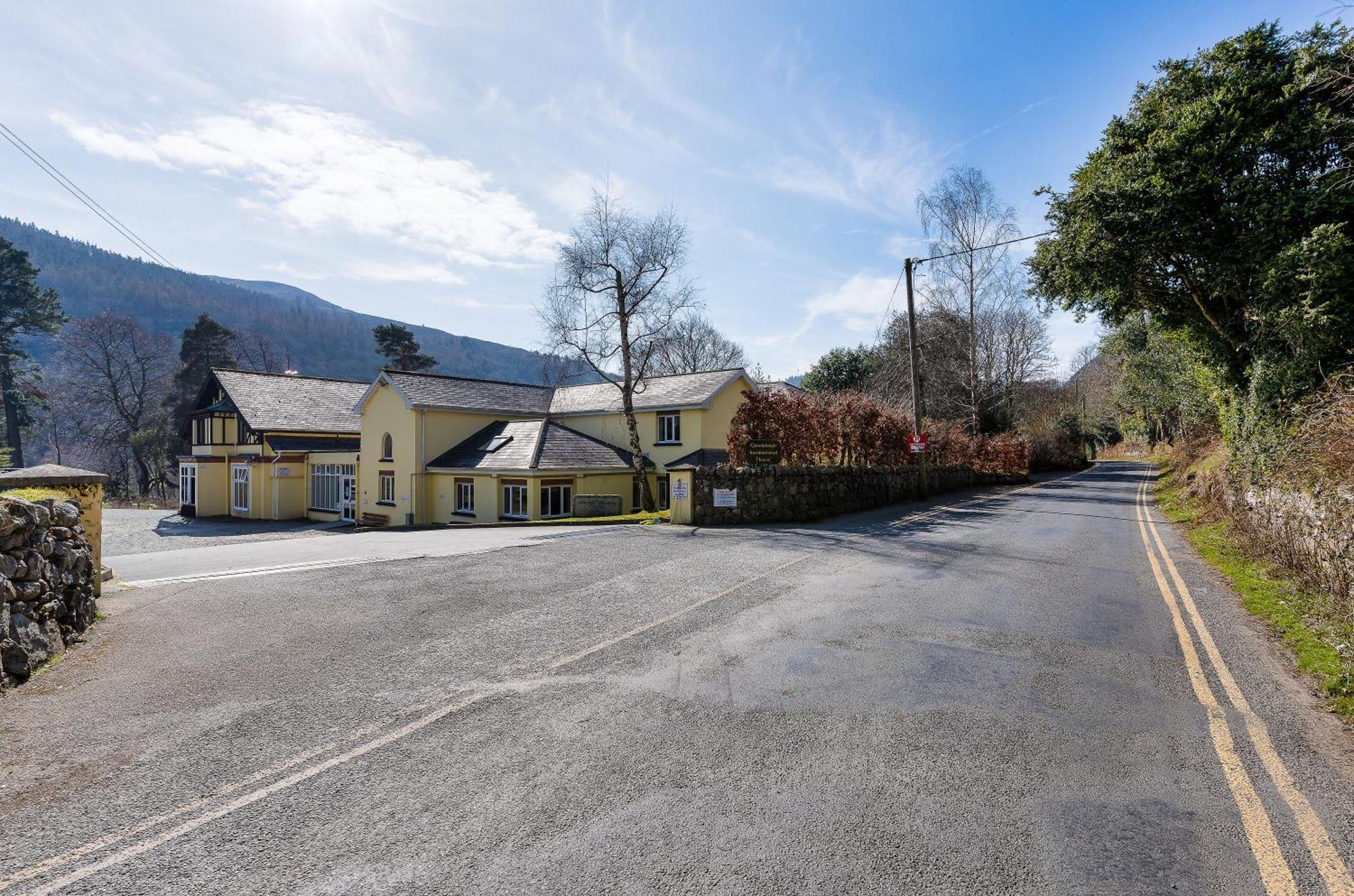 Glendalough International Youth Hostel Laragh Eksteriør bilde