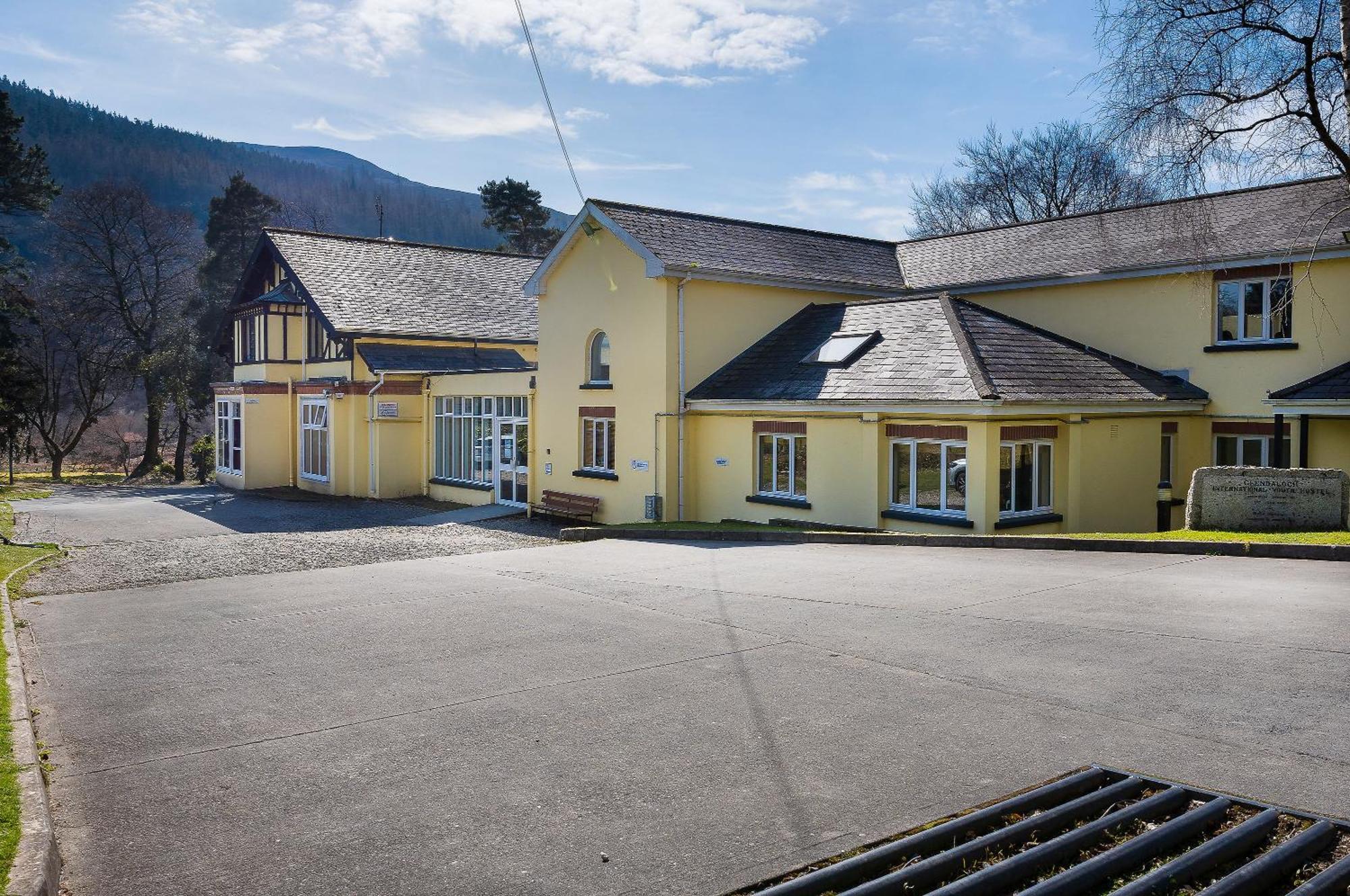 Glendalough International Youth Hostel Laragh Eksteriør bilde